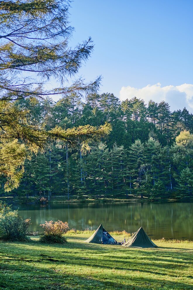 「年に数日だけの絶景！」湖面に映り込む紅葉が美しい「山奥の穴場キャンプ場」に行ってみました【絶景キャンプ場ガイド-言葉を失うほどの風景に会いに行こう- vol.25】の画像004