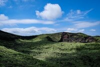 リアル「東京砂漠」の広すぎる「別世界」絶景！ 東京都「伊豆大島」三原山と裏砂漠「火星サイクリング＆トレッキング」実踏レポ