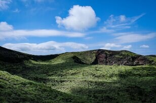 リアル「東京砂漠」の広すぎる「別世界」絶景！ 東京都「伊豆大島」三原山と裏砂漠「火星サイクリング＆トレッキング」実踏レポ