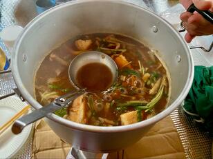 漫画『ゴールデンカムイ』実写映画化で話題！  貴族のグルメ「ジビエ料理」猟師の娘が語る魅力と「食す意味」現地レポ