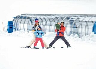 雪の日も嬉しいギャラリーフード付きスノーエスカレータは強力だ