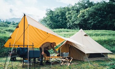 FIELDOOR レクタ タープ 435×500cm 【ボルドー】 収納 キャリーバッグ＋ロープ＋ペグ＋アルミ自在金具付 4～6人用  Amazon.co.jp: FIELDOOR ヘキサ タープ Lサイズ 530×570cm 【カーキ】 収納 キャリーバッグ＋ロープ＋ペグ＋アルミ自在金具付  6～8人用 UVカット シルバー ... FIELDOOR レクタ タープ 435×500cm 【カーキ】 収納 キャリーバッグ＋ロープ＋ペグ＋アルミ自在金具付 4～6人用