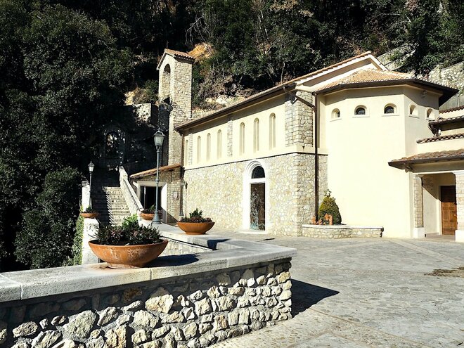 中世のまま時を止めた修道院などアペニン山脈の森と丘陵に囲まれたプレゼーぺの聖地ーグレッチョ巡礼ハイク【ブーツの国の街角で vol.44】の画像009