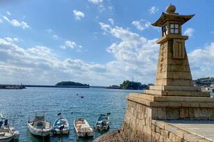 歴史愛好家もジブリファンも満足！ 坂本龍馬と『崖の上のポニョ』のゆかりの地・広島県福山市「鞆の浦」でチル＆アクティブな旅