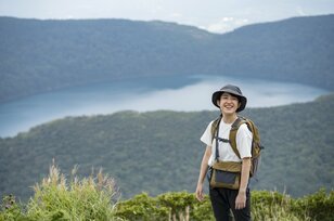 【鹿児島県霧島市】旅行者の心と体を “きれい” にする鹿児島旅！  韓国岳から見る「大浪池の絶景」と「希少な天然泥湯」さくらさくら温泉