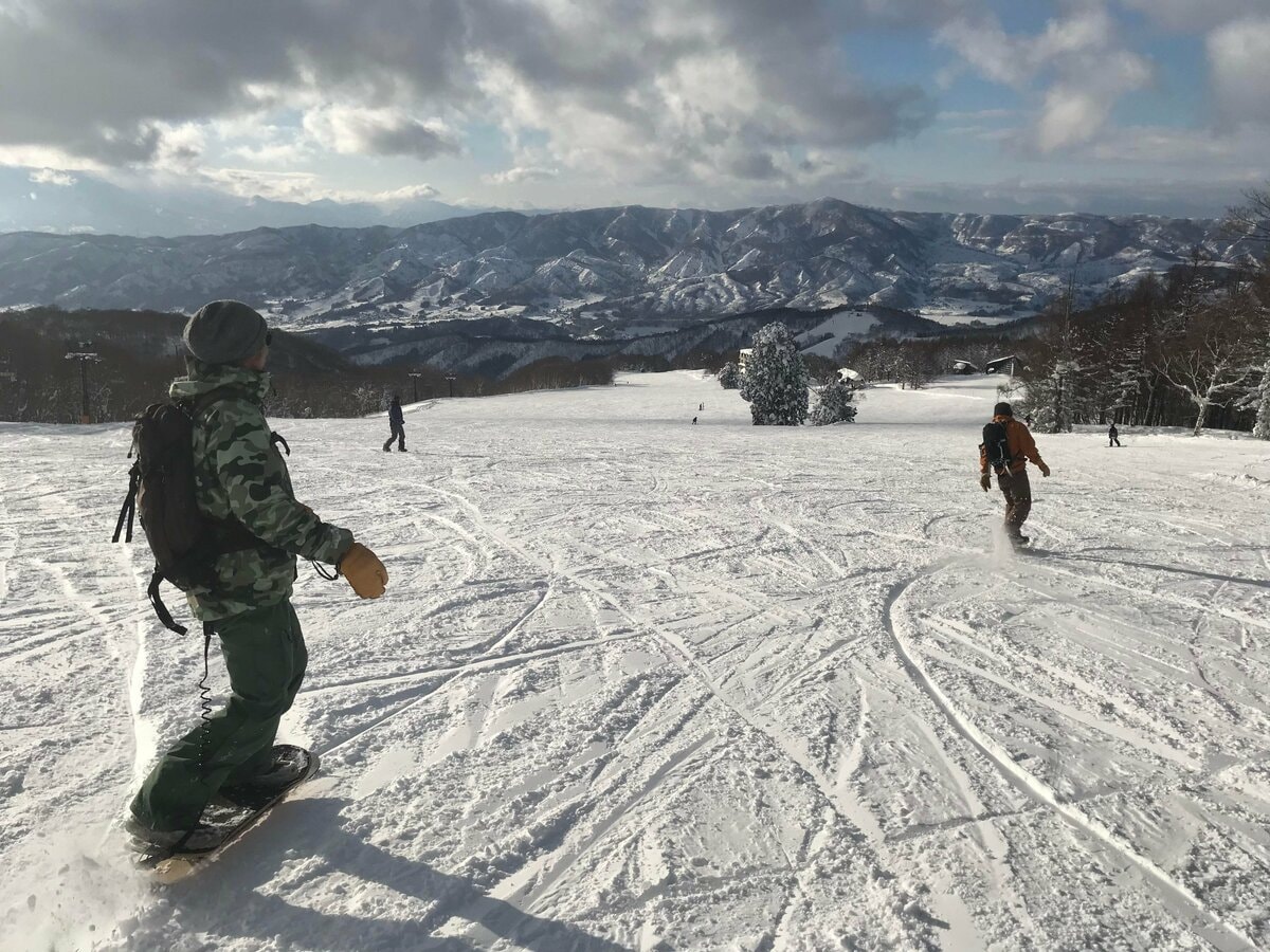 雪上のスケートボード！ スノスケって知ってる？」 お手軽だけど