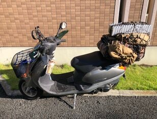 話題の「原付2種」で「キャンプツーリング」へ！  荷物積載のルールと便利アイテム3選
