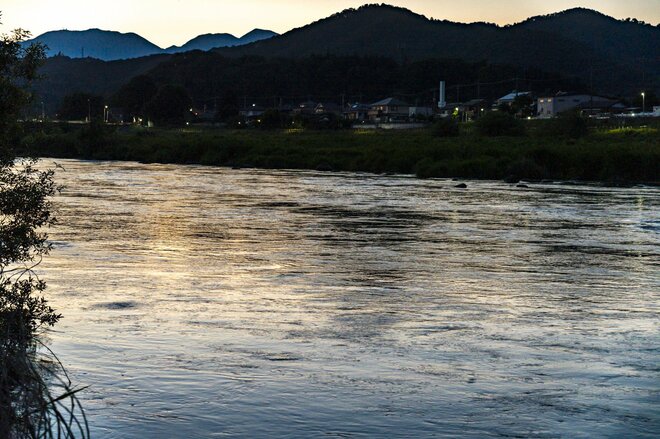 【渓流釣り】「渡良瀬川で夕日を眺めながらフライフィッシング 」釣りを忘れて夢中になった残照の川面の生命感！ 「仕事前・帰りに」人気のキャッチ＆リリース区間・群馬県桐生市 2022年の画像009