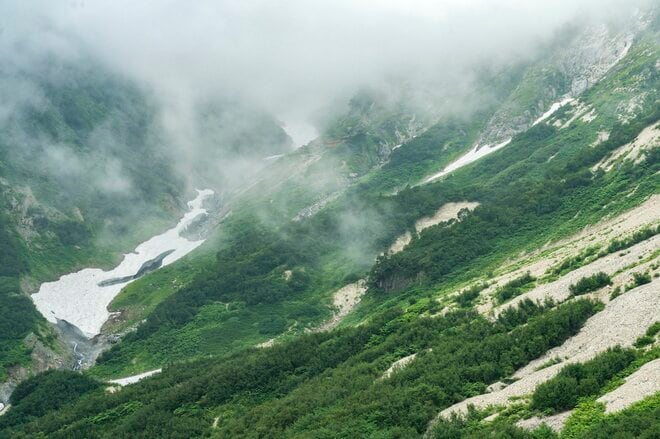 白馬連峰の稜線に建つ天空の山小屋「天狗山荘」 “360度の絶景” と “高山植物の希少種ウルップソウ”  自慢の「天狗鍋」も堪能【長野県白馬村】の画像004