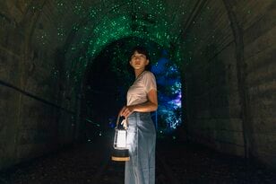 【行き止まりレールの先に何がある？】碓氷峠の夜に出会う「メロディック ライト ウォーク」で消えた鉄道の記憶を追体験【群馬県安中市「廃線ウォーク」】