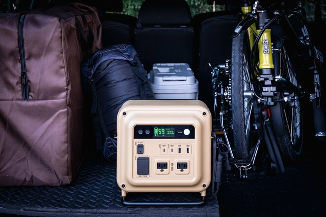 ガジェットのトップランナーが本気で考えた “アウトドア特化型ポタ電” エレコム「POWER STATION 700N」 この軽さ… 屋外電気事情を変えるかも！？の画像