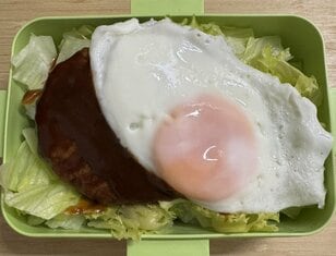 見つけたら即買い！「ツルヤオリジナル」アウトドアで簡単 “コクうま” 洋食が完成しちゃう「冷凍食品」3選！  自宅ストック用にもおすすめ