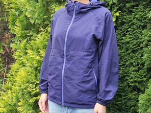 秋も活躍！ ワークマン 「レディース高撥水シェルジャケット」半年間使用してみた！ まさにコスパ最強「1900円の機能性」と、気になる点とは「レポート」