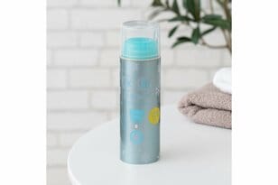 【濡らしたタオルが「スタンプ」で凍る！？  サッと「スプレー」もOK】真夏のバックパック＆カバンに忍ばせたい冷却アイテム「氷結スタンプ LCACL010」
