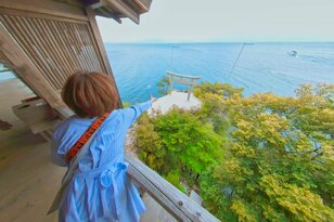 琵琶湖に浮かぶパワースポット！ 願いが叶うか運試し「かわらけ投げ」と国宝を拝観する「竹生島」〈滋賀県〉2023年