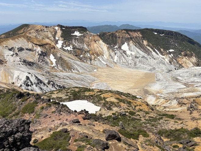 「火星の大地ってこんな感じ？」 日本百名山「安達太良山」 直径約1.2km・深さ約150ｍの “異星感” 漂う火口跡が非日常的すぎた！  現地レポの画像006