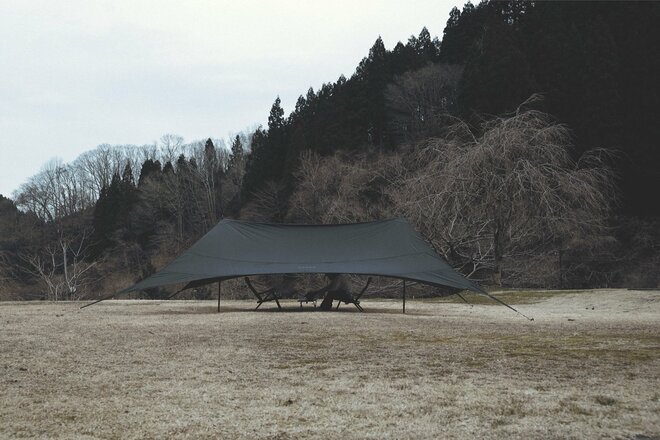 ペグ打ちは4か所だけでOK！  設営時間の短縮＆パーツの数を少なくしても、美しく張れる！  次世代の多機能タープ「NEUK（DVERG）」の画像007