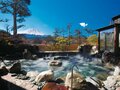 山梨在住ライターが太鼓判！「宝石風呂と雪化粧の絶景」富士山エリアで「冬にこそ入りたい」3つの温泉の画像001
