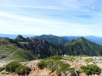 日本百名山「木曽駒ヶ岳」の絶景！ 「中央アルプス 駒ヶ岳ロープウェイ」利用で千畳敷から山頂へ「ライチョウ」に遭遇＆高山植物も堪能！