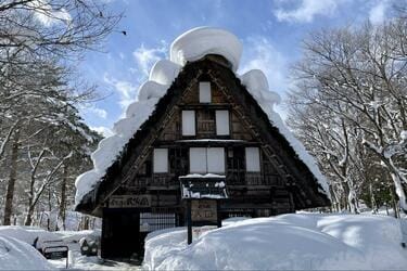 豪雪の世界遺産・岐阜県「白川郷」冬季限定の夜間ライトアップ