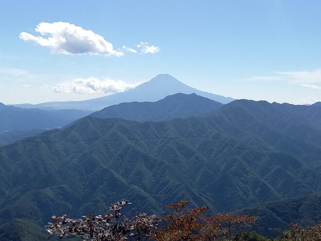 秋こそロングコースのチャレンジ登山！  山梨百名山「滝子山」 山頂からは「富士山」の絶景・「駅スタート＆ゴール」OKの抜群アクセス！の画像002