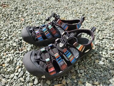 暑さが続く今年はまだまだ活躍？ “街づかい”できる「アウトドア