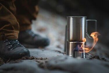 ブッシュクラフトで力を発揮！ コンパクト「スタッキング」＆実用的