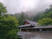 雨の日だけの絶景！ 霧けぶる幻想「鞍馬寺」独り占め登山＆人気パワースポット「京都・貴船神社」散策レポ