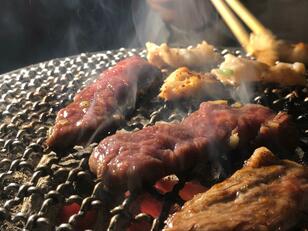 大泉洋ほかチームナックス、向井理もトリコに！ 北海道のソウルフード「ジンギスカン」が道民にここまで愛される理由とは？