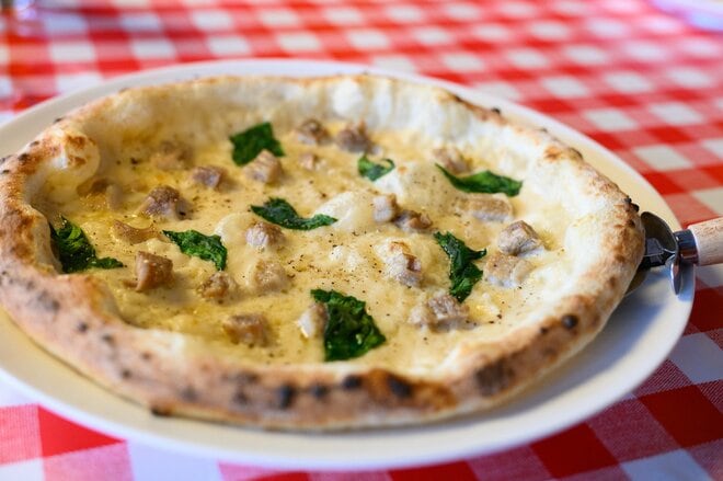 「青森スプリング・スキーリゾート」  新サービス “リゾートガイドツアー” にレジェンド・スノーボーダーと参加！  ハイク不要の “パウダースノー” 堪能レポート！【青森県鯵ヶ沢町】の画像017