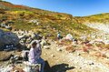真っ盛りの紅葉を抜け、荒涼とした山頂部へ！  シマリス駆ける北海道、大雪山「赤岳」の美しすぎる絶景・紅葉狩り登山  2024年の画像006