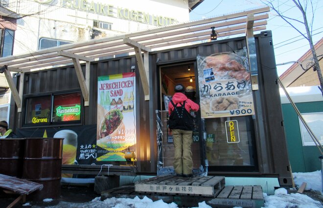 「つがいけマウンテンリゾート」で滑った後に一杯！  ゴンドラ山麓に登場した食のテーマパーク『つがいけ横丁』は日本式アプレスキーの新提案【長野県 HAKUBA VALLEY】の画像010