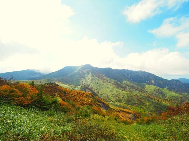 県境なのに “国境”！？  SNSで話題 “秘境グンマー帝国への入口” がリニューアル！ 「毛無峠」から毛無山＆破風岳へ、約2時間ハイキング「現地レポ」の画像006