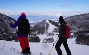 注目のコンテンツ導入「山の駅、SKIOSK、3連結ゴンドラ」超ビッグゲレンデがさらに便利に！  今シーズンの志賀高原は”行く価値”大幅アップ【長野県山ノ内町】