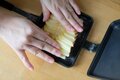 寒い日に食べたい贅沢おやつ！  ホットサンドメーカーで作る「アップルパイ風トースト」【季節の外ごはん vol.59】の画像002