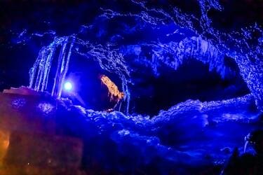 都心から好アクセス！ 天然の冷蔵庫「富岳風穴＆鳴沢氷穴」 富士山の麓