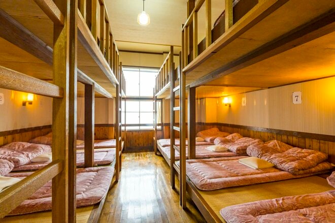 白馬大雪渓を登りきった先に待つ至極の山小屋！  大満足の “夕食バイキング” と “快適＆安心” が詰まった「白馬岳頂上宿舎」【長野県白馬村】の画像006