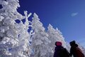 志賀高原屈指の “パウダーゲレンデ” には「樹氷や大展望スポットにエメラルドグリーン色の温泉」も！【横手山・渋峠スキー場＆熊の湯スキー場】の画像005