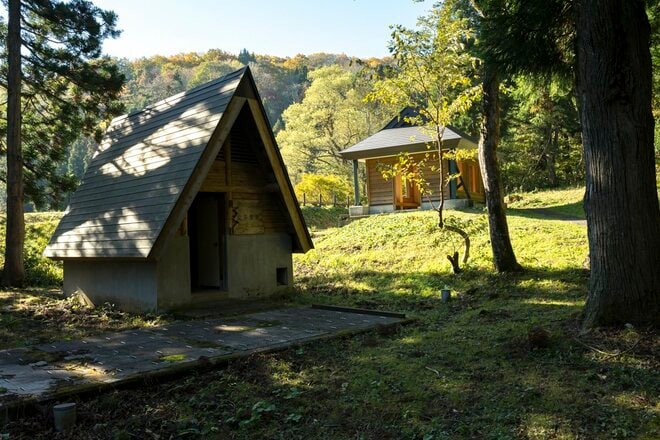 【登山】紅葉の当たり年！ 「白池に映る秋の彩りと山々の絶景を楽しむ、戸倉山の古道歩き」 “塩の道”   新潟県・2025年の画像002
