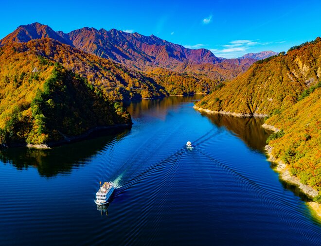 一面が紅葉に包まれた絶景「奥只見湖」の遊覧船体験！  まさにこれからが紅葉の盛り【新潟県魚沼市】の画像006