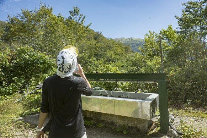 【秋山登山】長雨の合間に…… 絶景だらけの2日間！ 「山頂直下の避難小屋は、天空の撮影スタジオ」 朝日連峰・以東岳　山形県｜2026年の画像021