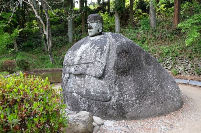 画像・写真：【御柱祭だけではもったいない！】“岡本太郎が震えた” 諏訪湖畔のミステリアスな仏様「万治の石仏」がかわいすぎる！【合計15枚】｜トラベル｜ニュース｜BRAVO  MOUNTAIN