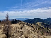 林道開通で登りたい！  日本百名山「大菩薩嶺」 いよいよ春の登山シーズン到来を満喫する、絶景と至福の稜線歩き「現地レポ」