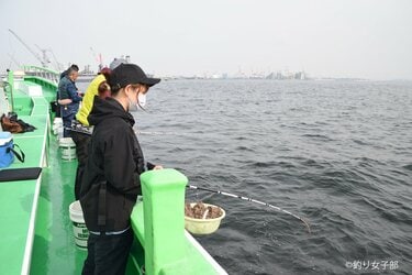 ビギナー釣り女子も体験 初めて釣りに行くなら 船の小物釣り をオススメしたい 5つの理由 アクティビティ ニュース Bravo Mountain