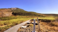「日本三名山」石川県の霊峰・白山の「極上の紅と青」！ 9月「紅葉」と真のコバルトブルー「お池巡り」【日帰り登山レポート】