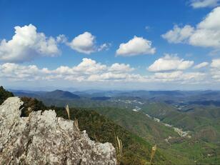 階段地獄「絶景アルプス」でのスリル満点「登山＆トイレ」体験とは！？  丹波篠山「御嶽・小金ヶ嶽」多紀連山レポ
