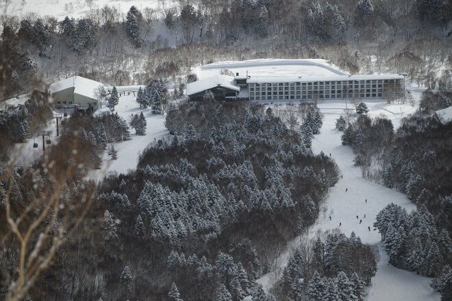 【志賀高原 焼額山スキー場】春スキーにおすすめ「この雪質、一度お試しあれ！」  誰もが “ワンランク上” の滑りができちゃう「極上ゲレンデ」とは、ここのこと！の画像001
