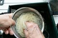 「そうめん × 缶詰」ぬめりを取るだけじゃないの？　茹でたそうめんを洗う本当の理由とは【缶詰博士の缶たん”CAN”P料理 vol.70】の画像001