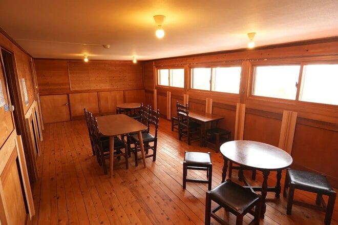 【特集 そこに山小屋を興して】北アルプス山小屋ヒストリー 第3回『常念小屋』 登山者同士が「交流し、語り合える」場所に  “建築家の父と10代から山で働く息子”が追い求める「山小屋の理想像」の画像012