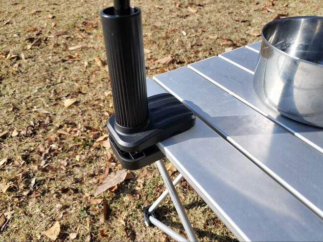 キャンプでも快適「スマホ・タブレット視聴」したい人に！ 「アームスタンド」導入してみた！  “持つ手が疲れる”＆“置き場所に困る”問題のゆくえは？の画像003